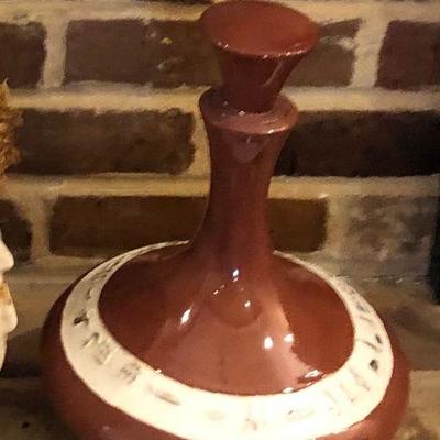 https://www.ebay.com/itm/124190362012	BU1110: Brown Pottery Decanter Local Pickup	 $18 
