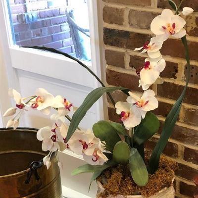 https://www.ebay.com/itm/124190360706	BU1109: McCoy Planter Pottery with Artificial Orchid Local Pickup	 $45 
