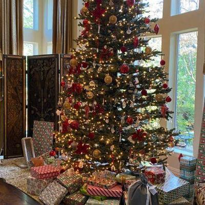 12 Foot Christmas Tree/FRONTGATE - Tree Only