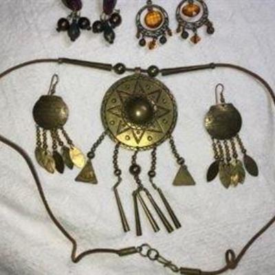 J#21 Leather and brass & wood lot $30 