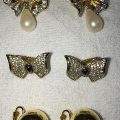 J#46 Clip on signed earring $15 