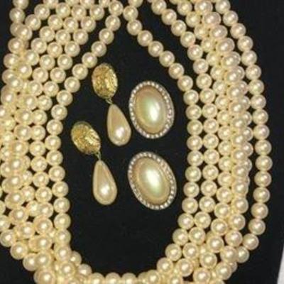 J# 26 Multi strand pearly necklace & earring lot $35. 