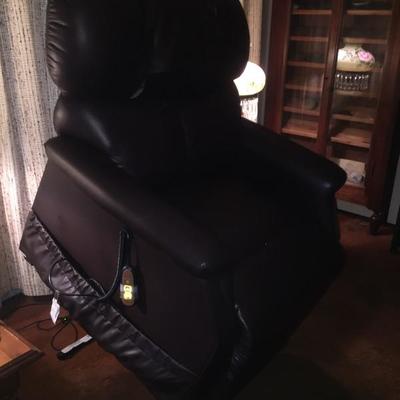 Beautiful, leather lift recliner. Like new condition. 