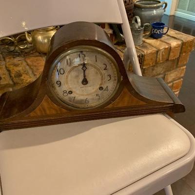 new haven clock w/key and works 