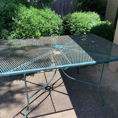 outdoor metal table set 