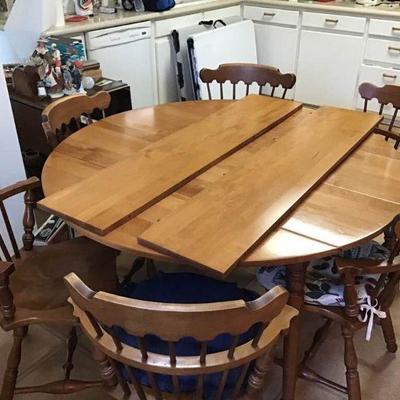 Maple Kitchen Table with 6 Chairs