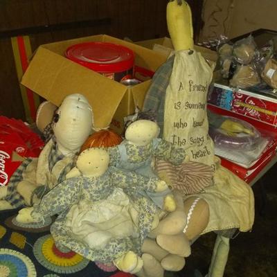 Lot of country dolls