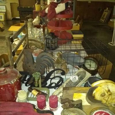 Lot of primitive country decor