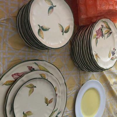 Sets of dishes service for 8