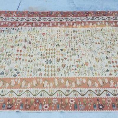 3620	

Beautiful Rug
Approximately 10'x6'