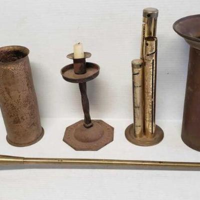 7043: Muntiple Vintags Items