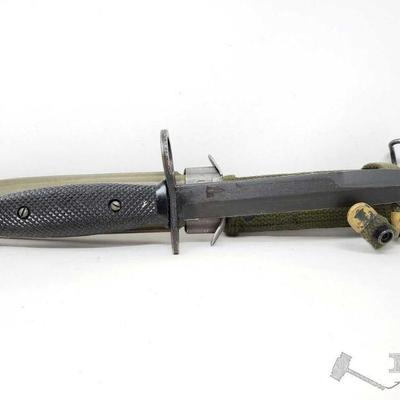 2305	

WW2 US M-5 Bayonet w/ Scabbard
Blade stamped US M5 Imperial , measures 6.5