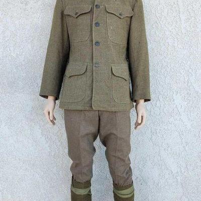 7011:U.S Army Military Uniform with Mannequin