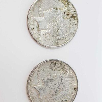 11117: 2 1922 Silver Peace Dollars - Philadelphia