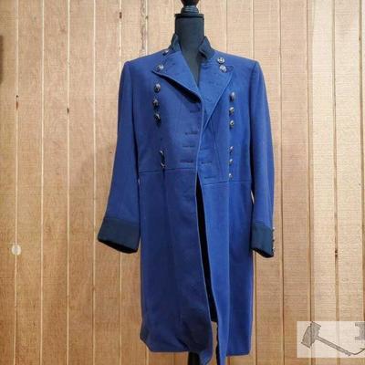 7009: Vintage U.S. Navy Trench Coat