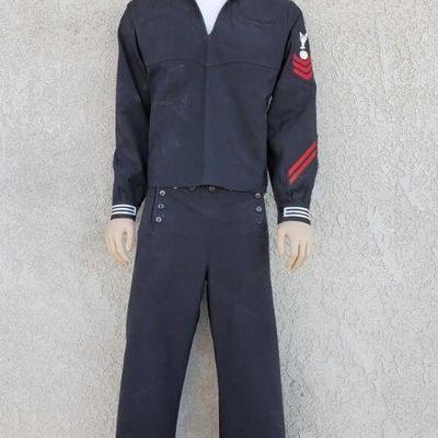 7014	

U.S Navy Military Uniform with Mannequin
Measures approximately 6'2"