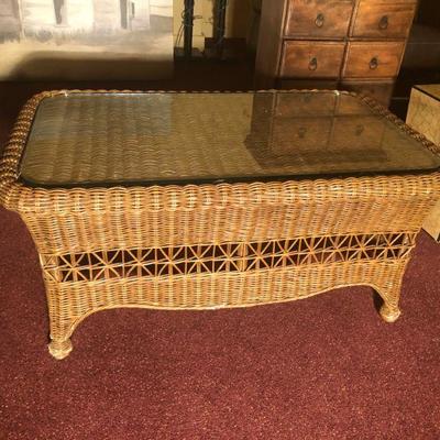 Vintage Traditional Wicker Coffee Table.