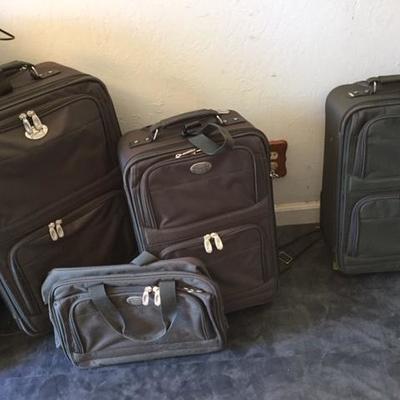 New luggage - 5 pieces per set