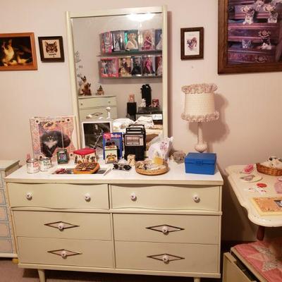 Harmony House Dresser w/Mirror