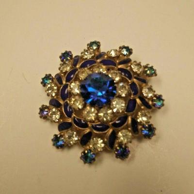 https://www.ebay.com/itm/114235278480	AB0364 USED VINTAGE COSTUME JEWELRY BLUE & WHITE COLOR RINESTONES WITH BLUE	 Auction 
