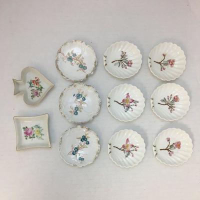 https://www.ebay.com/itm/124201071784	KB0166: 11 Small Vintage Collecible Dishes	 $10.00 
