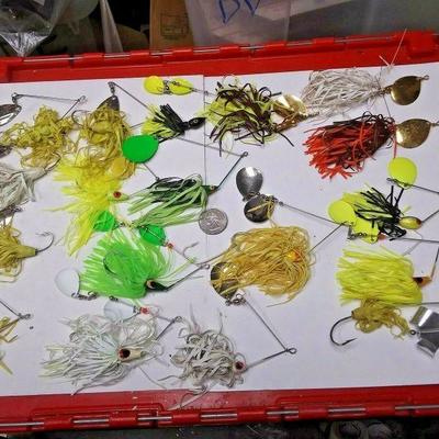 https://www.ebay.com/itm/124205237734	AB0393 USED LOT OF VINTAGE FRESH WATER SPINNER BAITS INCLUDING STRIKE KING, SNA	 Auction 
