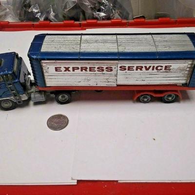 https://www.ebay.com/itm/124205210394	AB0402 USED VINTAGE CORGI TOYS NO. 1137 FORD PANEL TRUCK 1/43 SCALE RELEASED IN	 Auction 
