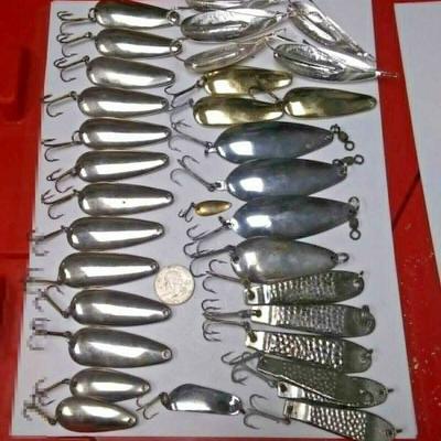 https://www.ebay.com/itm/114241852581	AB0396 USED LOT OF 32 VINTAGE FRESHWATER SPOONS FISHING LURES P.F. LUEGER, EVEN	 Auction 
