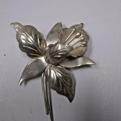 https://www.ebay.com/itm/114234003552	AB0371 USED VINTAGE 9.25 STERLING SILVER FLOWER BROOCH MADE IN MEXICO WEIGHT 11.2 GRAMS BOX 74...