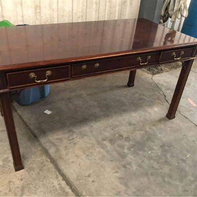 https://www.ebay.com/itm/124201796896	LAN9864: Antique Writing Table / Desk Local Pickup	 $200.00 
