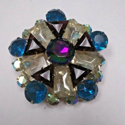 https://www.ebay.com/itm/114235280369	AB0359 USED VINTAGE COSTUME JEWELRY BROOCH WITH RHINESTONES MADE BY LADY LEE 	 Auction 
