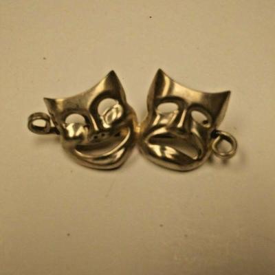 https://www.ebay.com/itm/114234003551	AB0380 USED VINTAGE 9.25 STERLING SILVER MASQUERADE HAPPY SAD MASK  BROOCH CONDIION NOTE PICTURES...