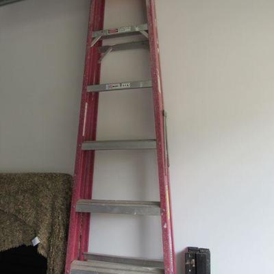 8 Ft fiberglass ladder