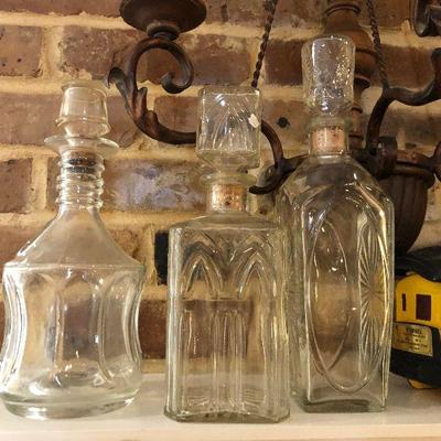https://www.ebay.com/itm/114240253266	BU6051: (3) Glass Decanters Local Pickup	 Auction 
