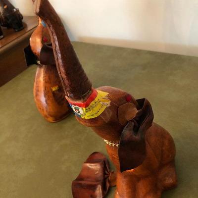 https://www.ebay.com/itm/114240275767	BU7040 Vintage Leather Elephant Decanter # 2 Local Pickup	 Auction 
