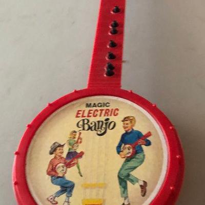 https://www.ebay.com/itm/124203559876	BU7010 EMENEE MAGIC ELECTRIC BANJO IN ORIGINAL BOX 1960â€™s	 Auction...