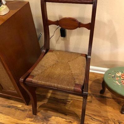 https://www.ebay.com/itm/124203368733	BU1056: Duncan Phyfe Style Dining Chair Local Pickup 	 Auction 

