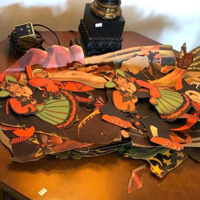 https://www.ebay.com/itm/124203556933	BU7007 Mixed Lot Of Vintage Paper Halloween Decoration Very Fragile Local Pickup	 Auction 
