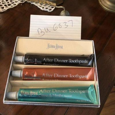 https://www.ebay.com/itm/114240445689	Bu6038A Vintage Lot neiman marcus after dinner tooth toothpaste	 Auction 
