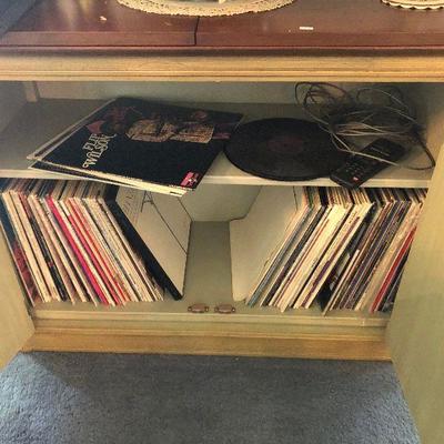 https://www.ebay.com/itm/124203573188	BU7022 Large Collection Of LP records Local Pickup	 Auction 
