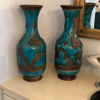https://www.ebay.com/itm/124203491064	BU1145 Pair Of Turquoise Colored Pottery Vases Local Pickup	 Auction 
