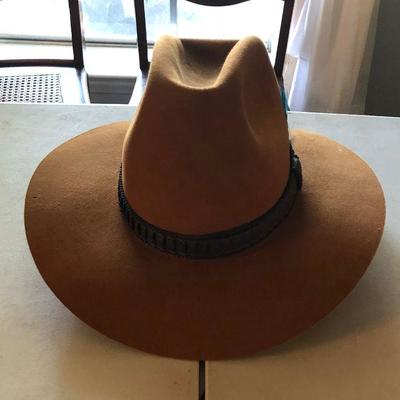 https://www.ebay.com/itm/114240273945	BU7036 Dance Ranch New Orleans Cowboy Hat 7 Local Pickup	 Auction 
