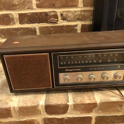 https://www.ebay.com/itm/114240470146	BU7180 Vintage Magnavox Table Top Radio Local Pickup	 Auction 

