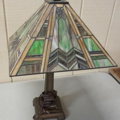 1091	CONTEMPORARY LEADED GLASS LAMP
