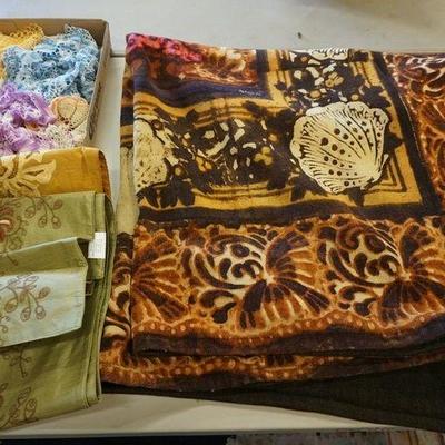 1041	TEXTILE LOT, LAP ROBE, TABLE SCARVES AND DOILIES

