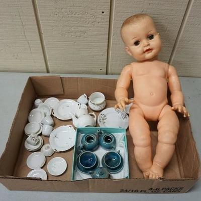 1116	LOT CHILDRENS CHINA AND A DOLL
