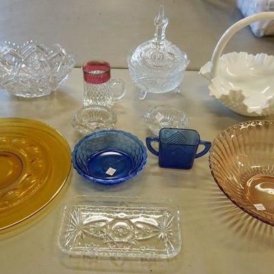 1044	LOT OF 11 PCS CLEAR, MILK AND DEPRESSION GLASS
