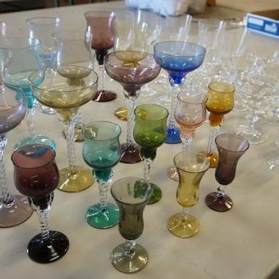 1048	LOT OF ASSORTED CLEAR AND COLORED WINES AND CORDIALS
