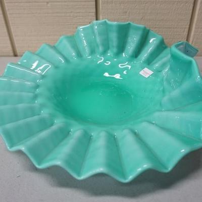 1156	ART GLASS DIAMOND QUILTED BRIDES BOWL
