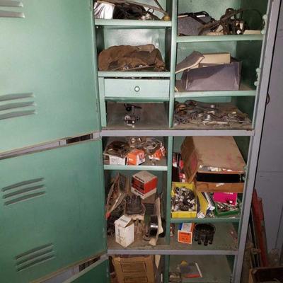 1005	

Tool Boxes with Tools, Pipe Wrenches, Torque Wrenches, Hammers, and More
19 Tool Boxes. Also includes locks, tap and die set, and...